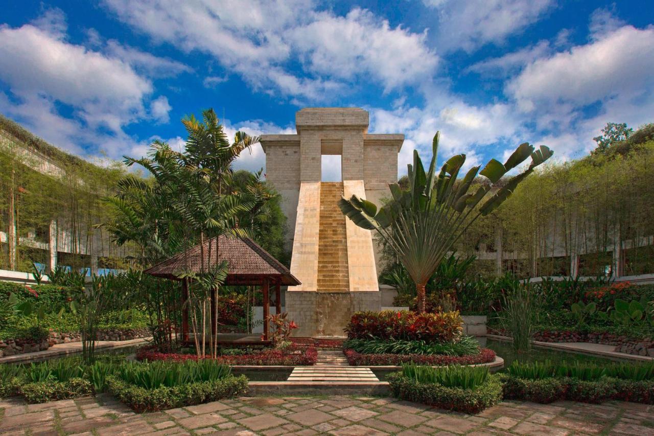 Mustika Yogyakarta Resort And Spa Maguwo Екстериор снимка