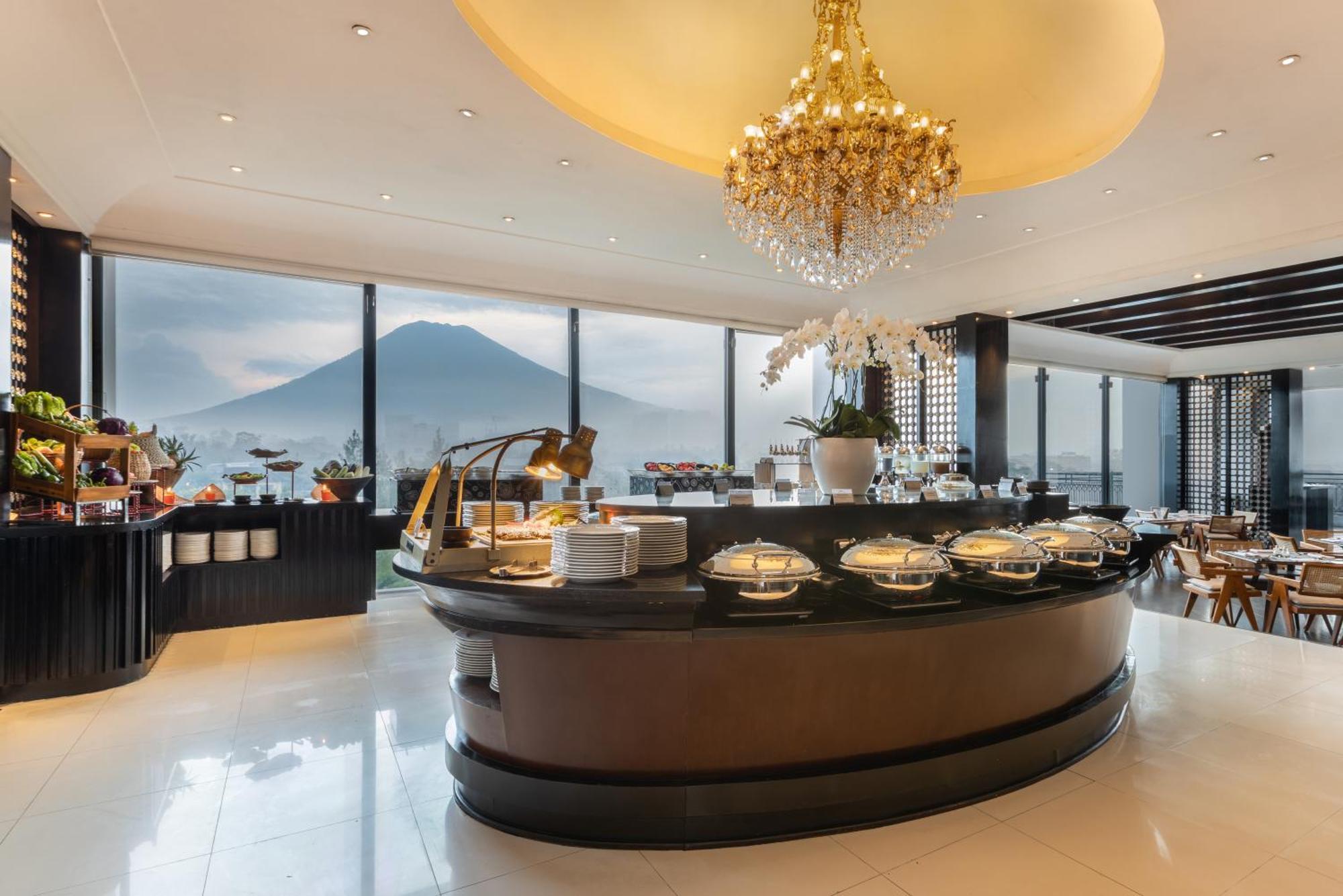 Mustika Yogyakarta Resort And Spa Maguwo Екстериор снимка